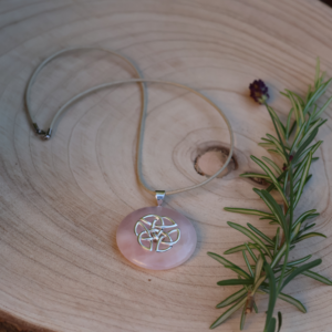 Kette mit Rosenquarz 4cm keltischer Knoten 925 Silber